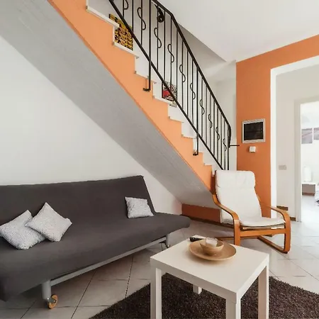 Holiday home La Casina Gialla Independent House - Near The Walls